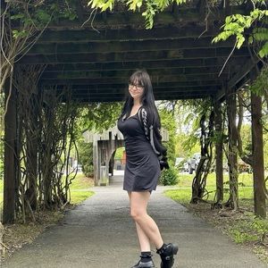 Meet your Posher, Leslie